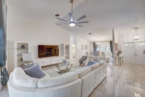 House in Delray Beach, Florida 2 bedrooms, 195.47 sq.m. № 1786546 - photo 8