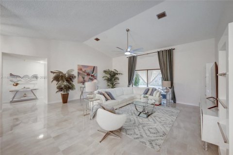 House in Delray Beach, Florida 2 bedrooms, 195.47 sq.m. № 1786546 - photo 10