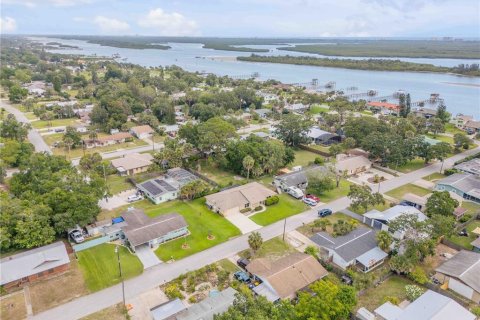 House in Edgewater, Florida 3 bedrooms, 169.73 sq.m. № 1750240 - photo 17