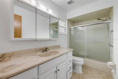 House in Edgewater, Florida 3 bedrooms, 169.73 sq.m. № 1750240 - photo 8