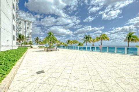 Copropriété à vendre à Pompano Beach, Floride: 2 chambres, 145.86 m2 № 1942029 - photo 24