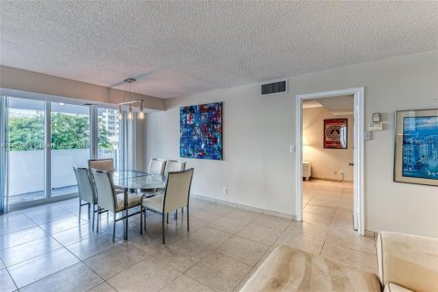 Copropriété à vendre à Pompano Beach, Floride: 2 chambres, 145.86 m2 № 1942029 - photo 4