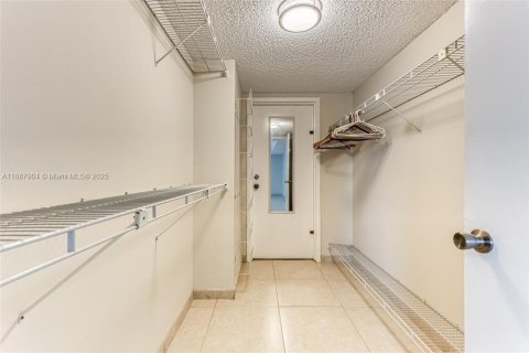 Copropriété à vendre à Pompano Beach, Floride: 2 chambres, 145.86 m2 № 1942029 - photo 19