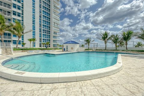 Copropriété à vendre à Pompano Beach, Floride: 2 chambres, 145.86 m2 № 1942029 - photo 21