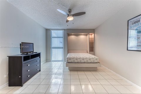 Copropriété à vendre à Pompano Beach, Floride: 2 chambres, 145.86 m2 № 1942029 - photo 8