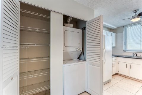 Copropriété à vendre à Pompano Beach, Floride: 2 chambres, 145.86 m2 № 1942029 - photo 15