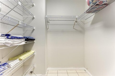 Copropriété à vendre à Pompano Beach, Floride: 2 chambres, 145.86 m2 № 1942029 - photo 13