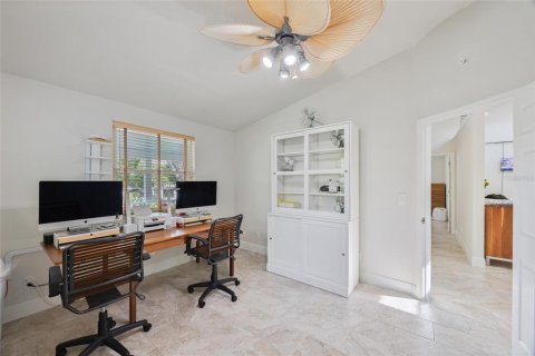 House in Oldsmar, Florida 3 bedrooms, 148.27 sq.m. № 1902447 - photo 19