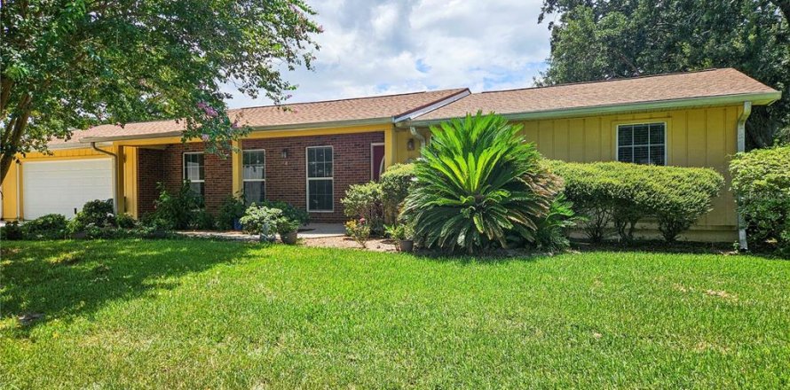 House in Lakeland, Florida 3 bedrooms, 153.47 sq.m. № 2227543