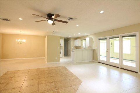 House in Lakeland, Florida 3 bedrooms, 153.47 sq.m. № 2227543 - photo 10