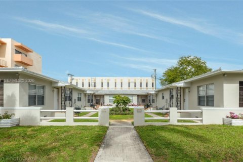 Apartamento en Coral Gables, Florida 1 dormitorio, 57.6 m2 № 2010365