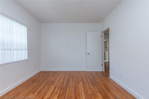 Apartamento en alquiler en Coral Gables, Florida, 1 dormitorio, 57.6 m2 № 2010365 - foto 10