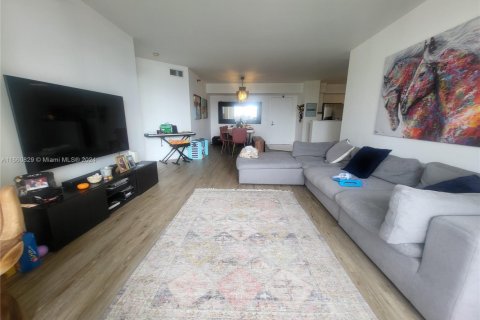 Condo in Aventura, Florida, 2 bedrooms № 1963083 - photo 7