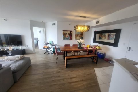 Condo in Aventura, Florida, 2 bedrooms № 1963083 - photo 6