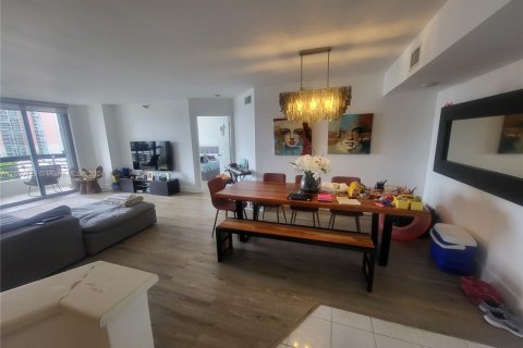 Condo in Aventura, Florida, 2 bedrooms № 1963083 - photo 5