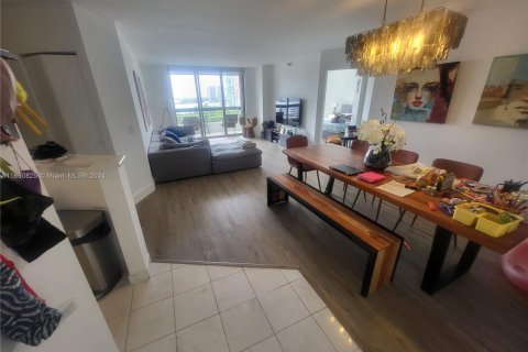 Condo in Aventura, Florida, 2 bedrooms № 1963083 - photo 3