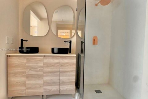 Copropriété à louer à Miami Beach, Floride: 1 chambre, 37.16 m2 № 1841247 - photo 13