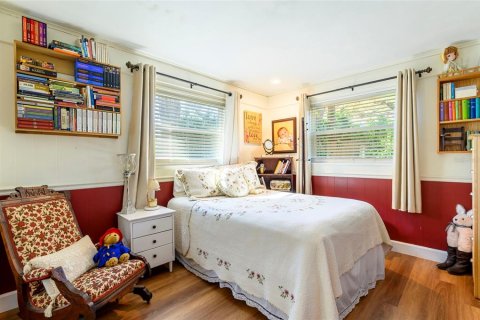 House in Clearwater, Florida 5 bedrooms, 340.21 sq.m. № 1908119 - photo 19
