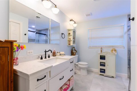House in Clearwater, Florida 5 bedrooms, 340.21 sq.m. № 1908119 - photo 21