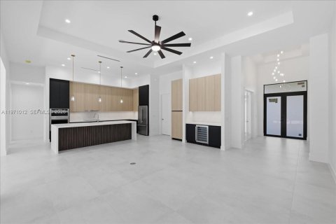 Купить виллу или дом в Кейп-Корал, Флорида 3 спальни, 229.93м2, № 2036470 - фото 10