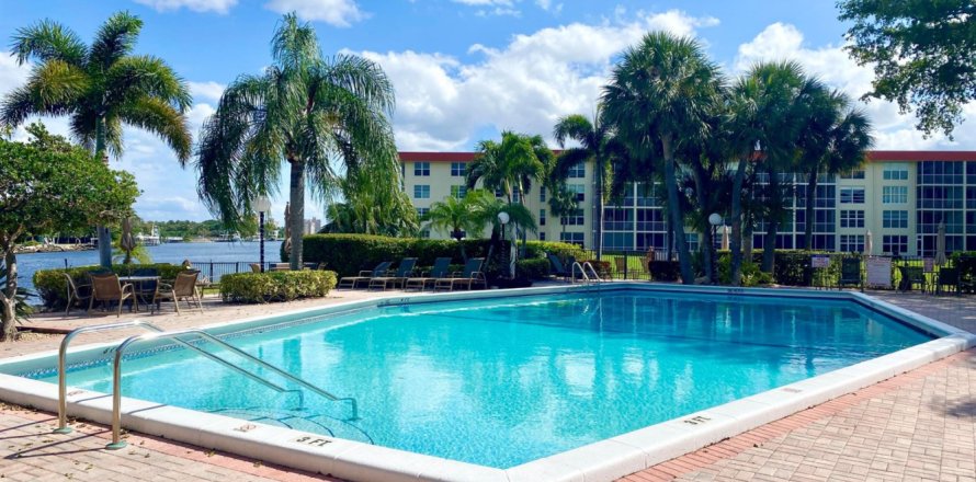 Condo à Lighthouse Point, Floride, 2 chambres № 437975