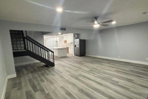 Touwnhouse à louer à Lauderhill, Floride: 4 chambres, 195.09 m2 № 2431554 - photo 2