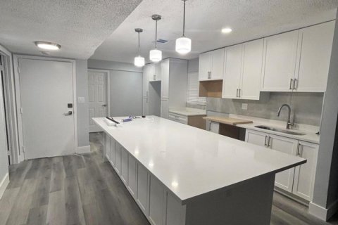 Touwnhouse à louer à Lauderhill, Floride: 4 chambres, 195.09 m2 № 2431554 - photo 6
