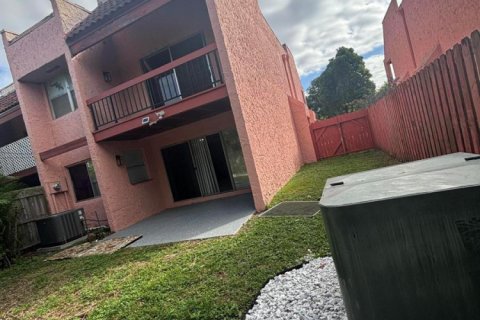 Touwnhouse à louer à Lauderhill, Floride: 4 chambres, 195.09 m2 № 2431554 - photo 24