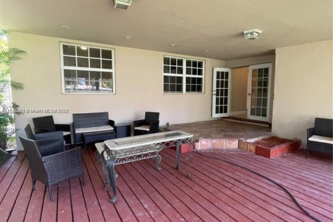 House in Hollywood, Florida 3 bedrooms, 135.64 sq.m. № 1875357 - photo 29