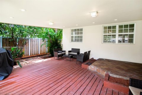 House in Hollywood, Florida 3 bedrooms, 135.64 sq.m. № 1875357 - photo 28