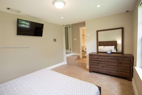 House in Hollywood, Florida 3 bedrooms, 135.64 sq.m. № 1875357 - photo 16