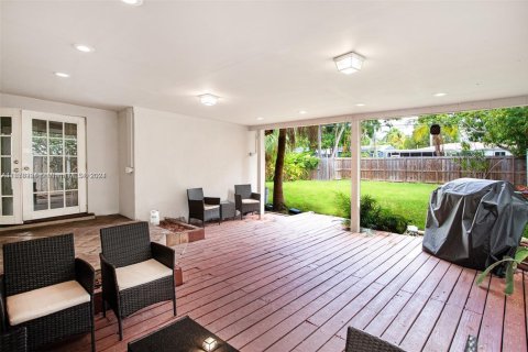 House in Hollywood, Florida 3 bedrooms, 135.64 sq.m. № 1875357 - photo 30