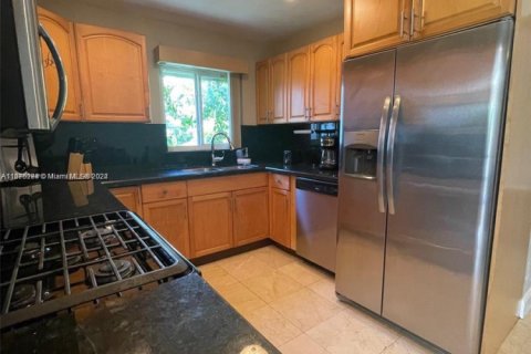 House in Hollywood, Florida 3 bedrooms, 135.64 sq.m. № 1875357 - photo 3