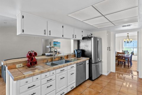 Villa ou maison à vendre à Orlando, Floride: 4 chambres, 202.53 m2 № 2433182 - photo 18