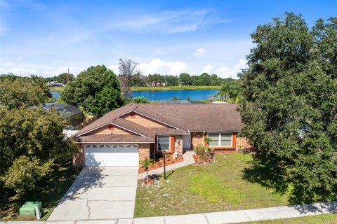 Villa ou maison à vendre à Orlando, Floride: 4 chambres, 202.53 m2 № 2433182 - photo 4