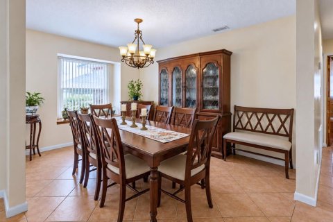 Villa ou maison à vendre à Orlando, Floride: 4 chambres, 202.53 m2 № 2433182 - photo 16