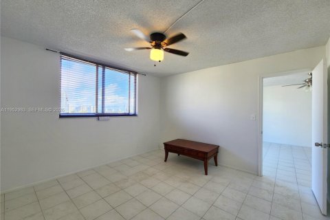 Copropriété à vendre à North Miami Beach, Floride: 1 chambre, 76.92 m2 № 2007956 - photo 7
