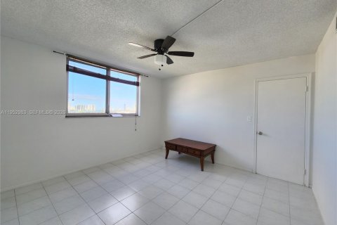Copropriété à vendre à North Miami Beach, Floride: 1 chambre, 76.92 m2 № 2007956 - photo 19