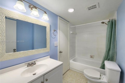 Copropriété à vendre à North Miami Beach, Floride: 1 chambre, 76.92 m2 № 2007956 - photo 23