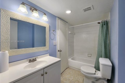 Copropriété à vendre à North Miami Beach, Floride: 1 chambre, 76.92 m2 № 2007956 - photo 9