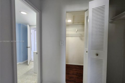 Copropriété à vendre à North Miami Beach, Floride: 1 chambre, 76.92 m2 № 2007956 - photo 8