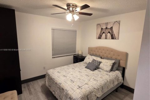 Condo in Miami, Florida, 3 bedrooms № 1949428 - photo 14