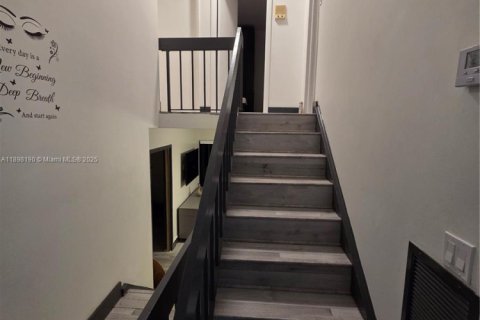 Condo in Miami, Florida, 3 bedrooms № 1949428 - photo 15