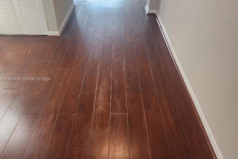 Снять в аренду кондоминиум в Пемброк-Пайнс, Флорида 1 спальня, 98.1м2, № 2025530 - фото 2