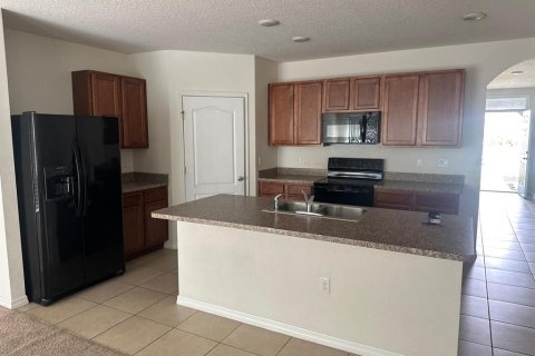 Casa en alquiler en Davenport, Florida, 4 dormitorios, 164.16 m2 № 1675589 - foto 4