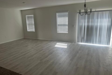 Casa en alquiler en Davenport, Florida, 4 dormitorios, 164.16 m2 № 1675589 - foto 3