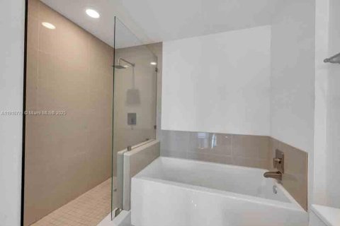 Copropriété à vendre à Miami, Floride: 2 chambres, 91.04 m2 № 2088840 - photo 15