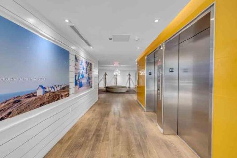 Copropriété à vendre à Miami, Floride: 2 chambres, 91.04 m2 № 2088840 - photo 26