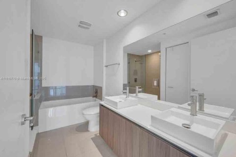 Copropriété à vendre à Miami, Floride: 2 chambres, 91.04 m2 № 2088840 - photo 14