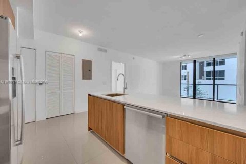 Copropriété à vendre à Miami, Floride: 2 chambres, 91.04 m2 № 2088840 - photo 2